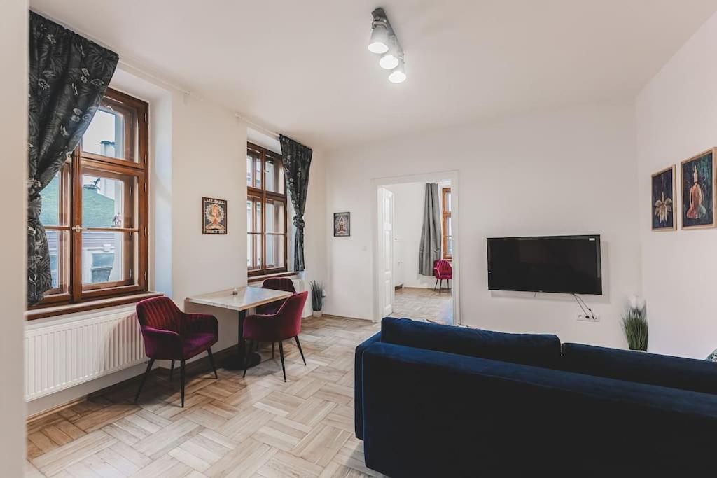 Carolina'S Yoga Apartment Hradec Králové 外观 照片
