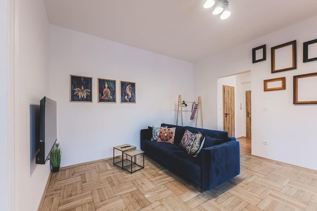 Carolina'S Yoga Apartment Hradec Králové 外观 照片