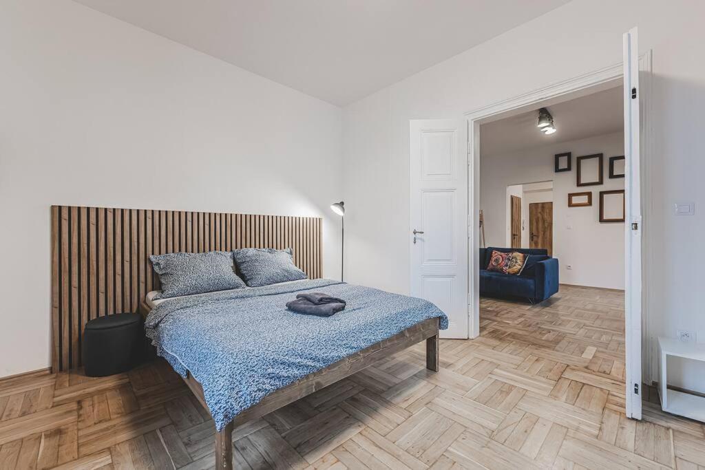 Carolina'S Yoga Apartment Hradec Králové 外观 照片